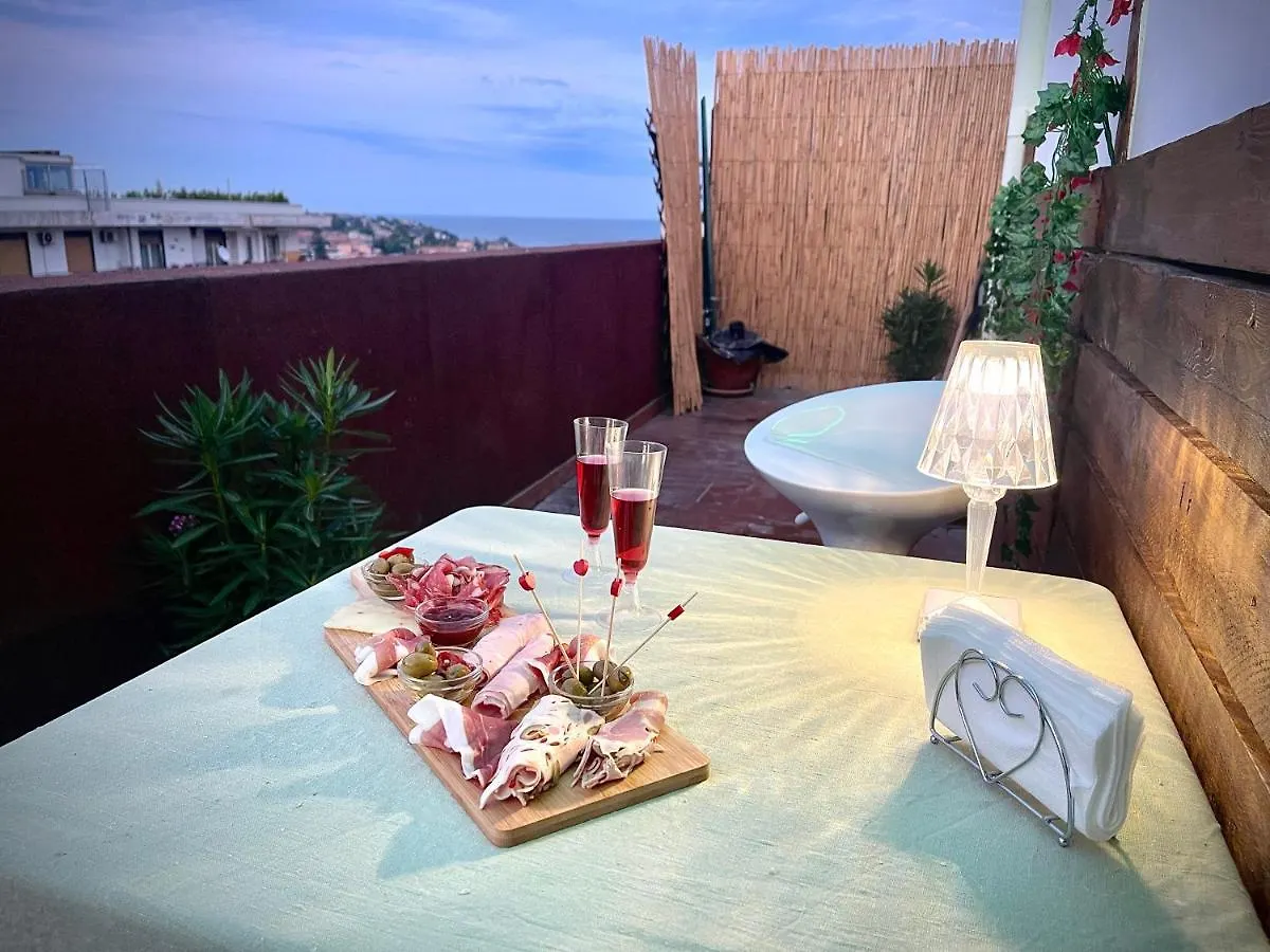 Le Suite Del Lungomare Aeroporto di Catania Fontana Rossa 0*,